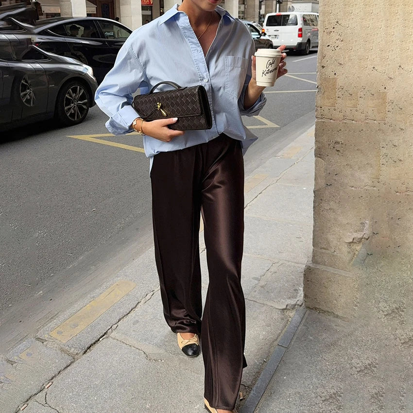Pantalones elegantes de satén de corte ancho
