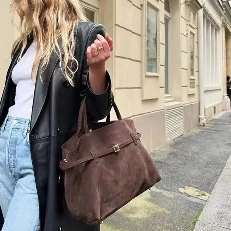 Bolso de mano marrón vintage para mujer