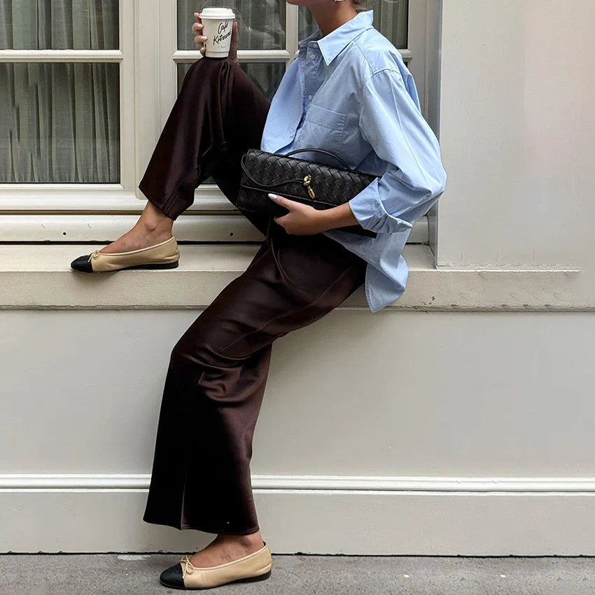 Pantalones elegantes de satén de corte ancho