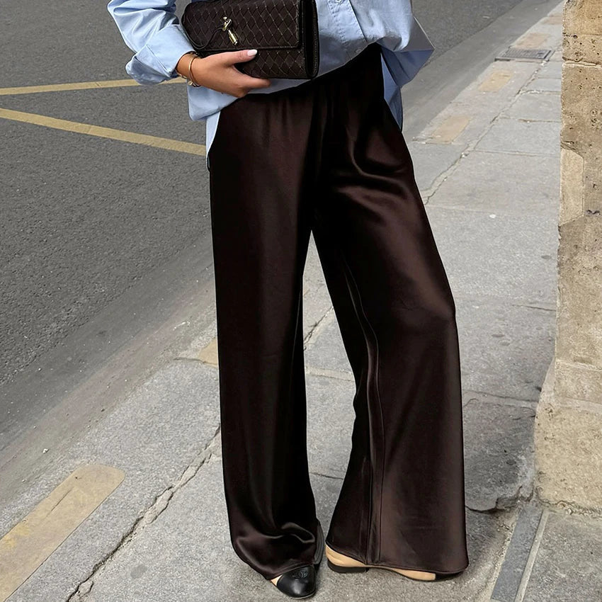 Pantalones elegantes de satén de corte ancho