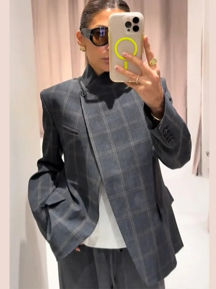 Blazer de cuadros irregulares