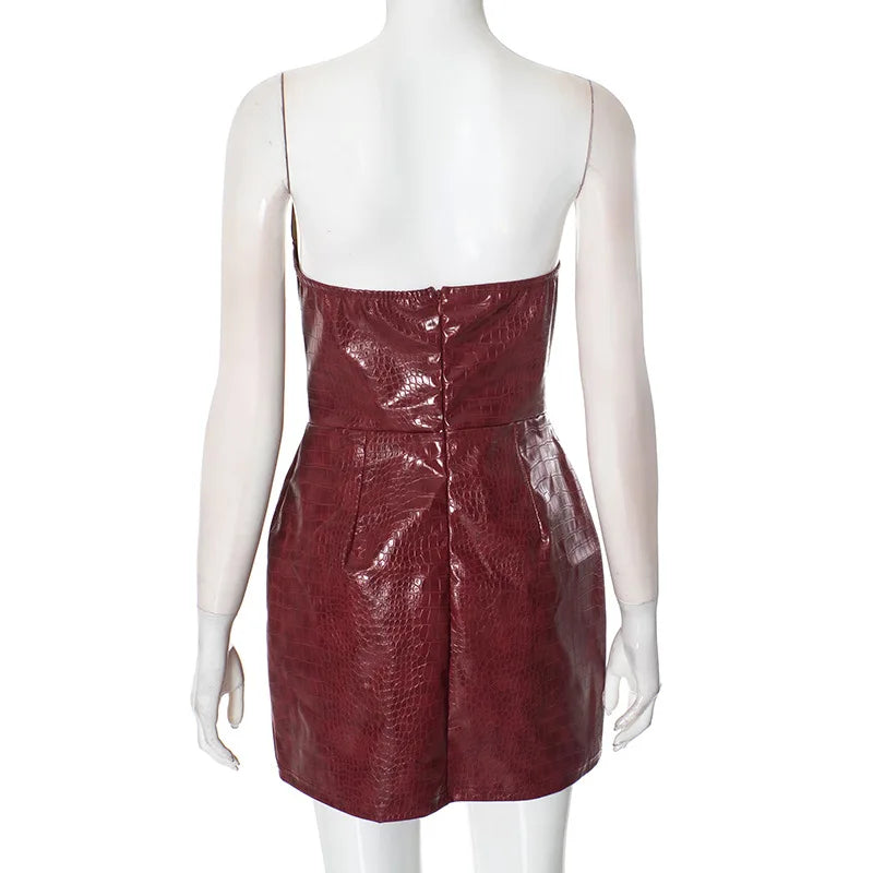 Minivestido de cuero sin tirantes para mujer